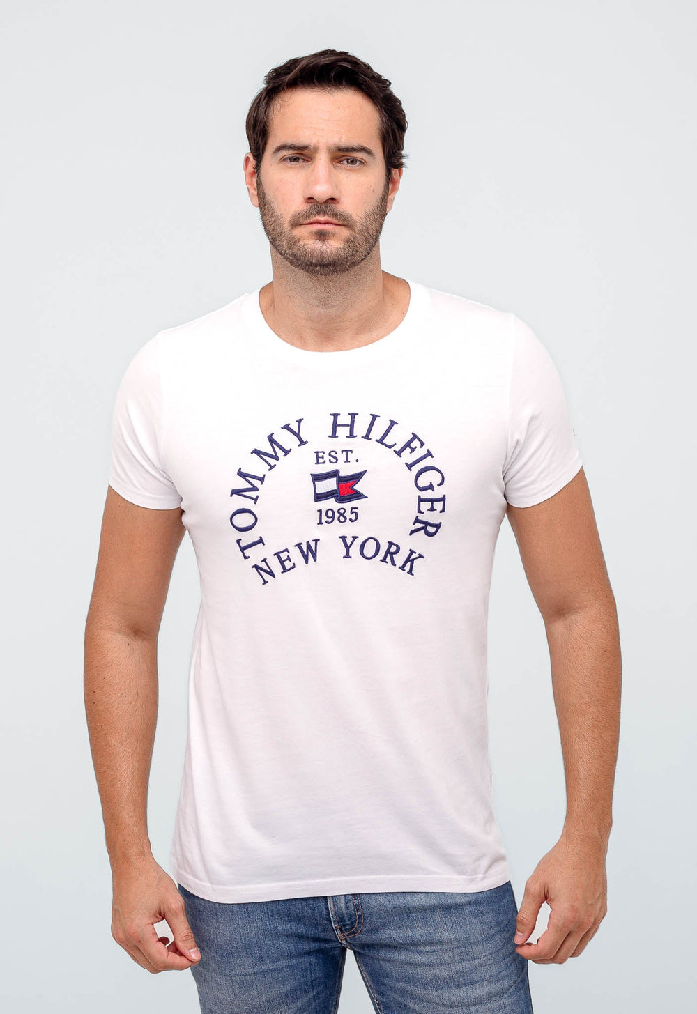Camiseta Tommy Hilfiger 1985 New York. - Henri Store