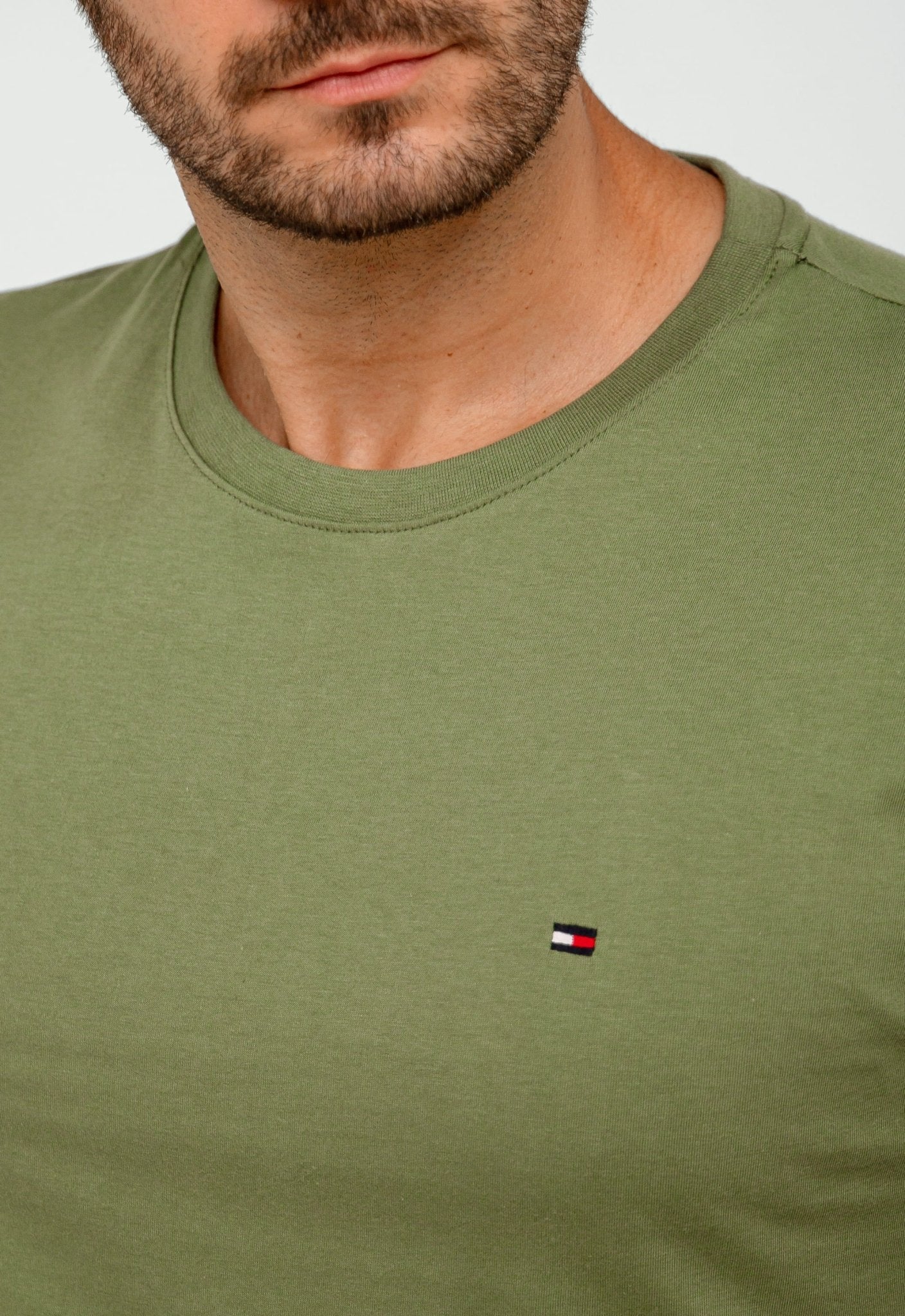 Camiseta Tommy Hilfiger Básica Essential - Sale - LIVE - Henri Store