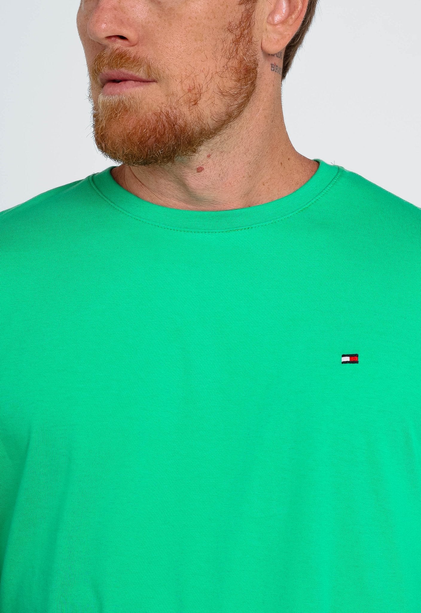 Camiseta Tommy Hilfiger Básica Essential - Sale - LIVE - Henri Store
