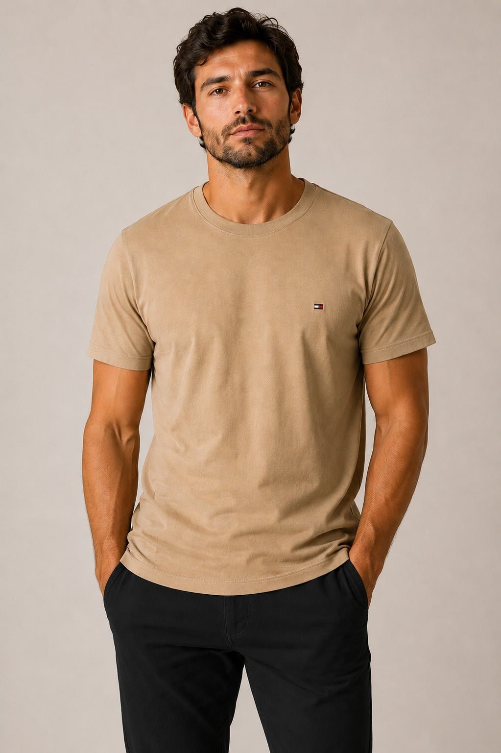 Camiseta Tommy Hilfiger Básica Essential - Sale - LIVE - Henri Store