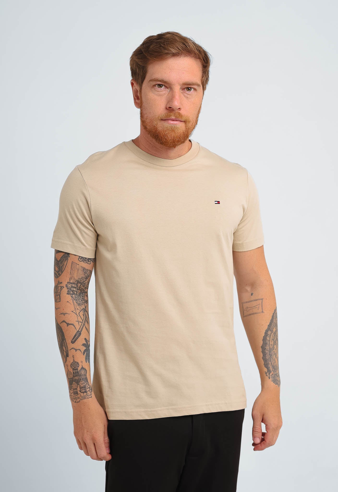 Camiseta Tommy Hilfiger Básica Essential - Sale - LIVE - Henri Store