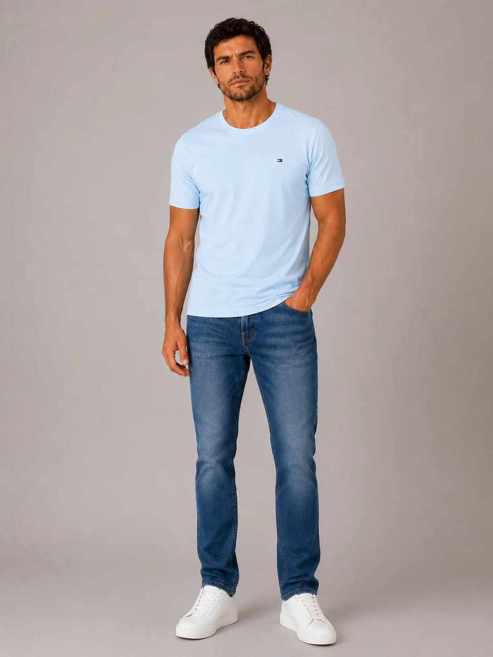 Camiseta Tommy Hilfiger Básica Essential - Sale - LIVE - Henri Store