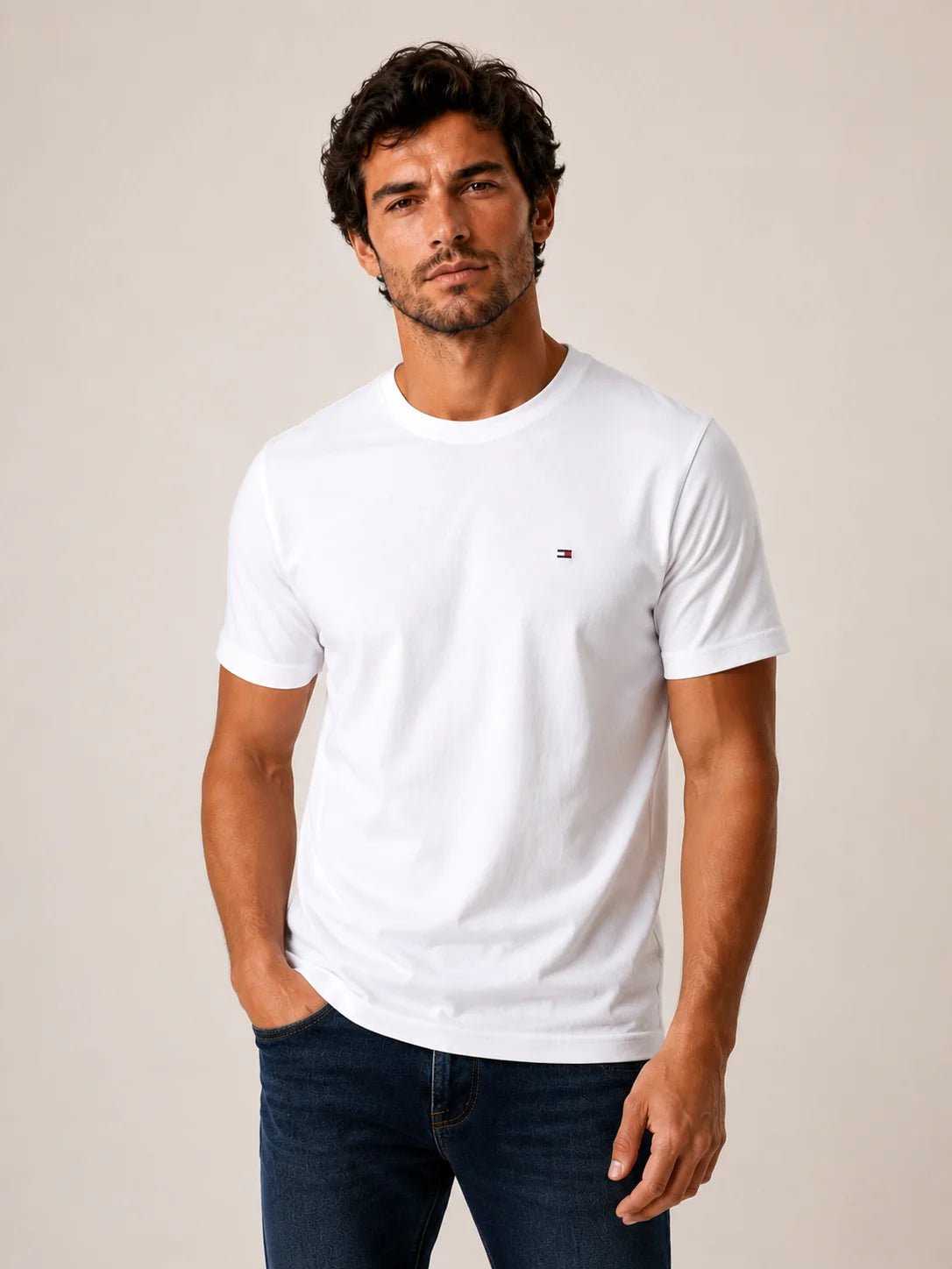 Camiseta Tommy Hilfiger Básica Essential - Sale - LIVE - Henri Store