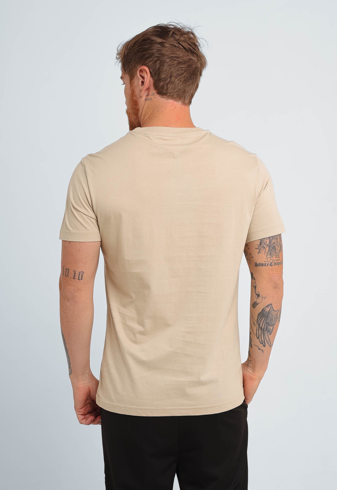 Camiseta Tommy Hilfiger Básica Essential - Sale - LIVE - Henri Store