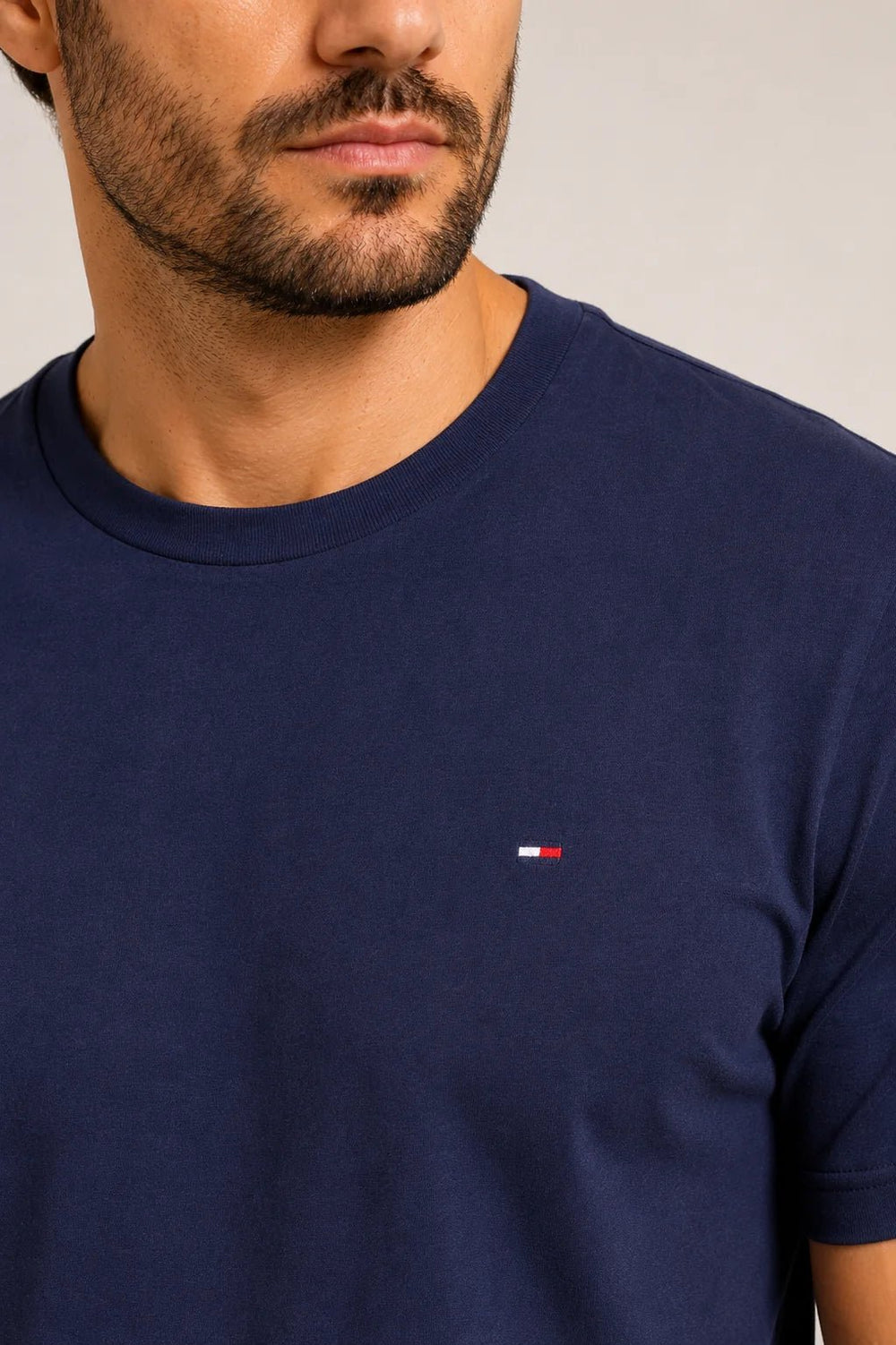 Camiseta Tommy Hilfiger Básica Essential - Sale - LIVE - Henri Store