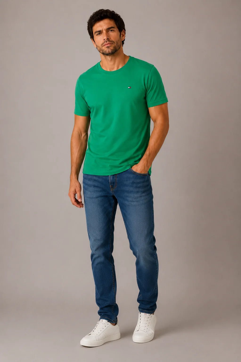 Camiseta Tommy Hilfiger Básica Essential - Sale - LIVE - Henri Store