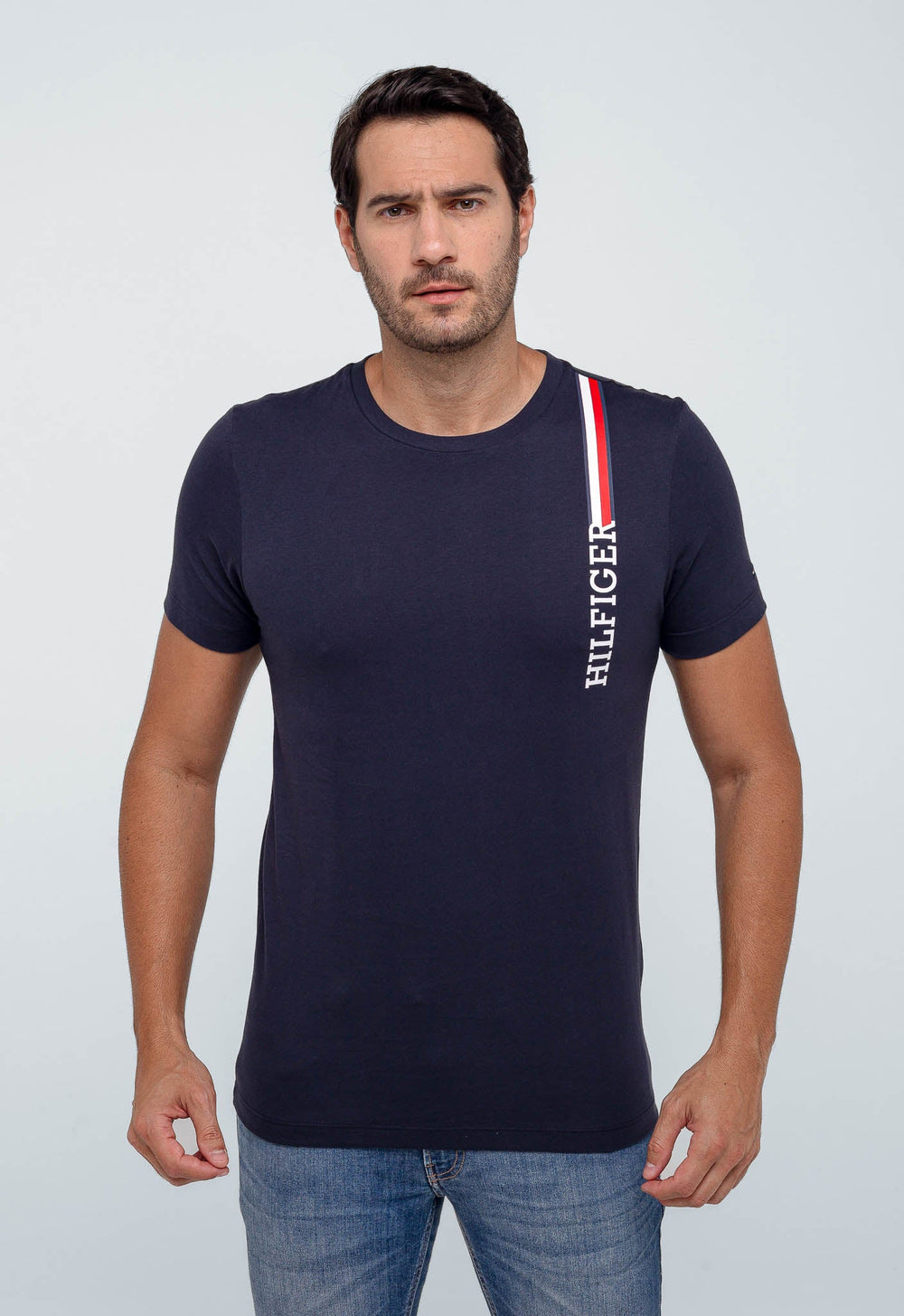 Camiseta Tommy Hilfiger Básica Logo Linear - Henri Store