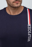 Camiseta Tommy Hilfiger Básica Logo Linear - Henri Store