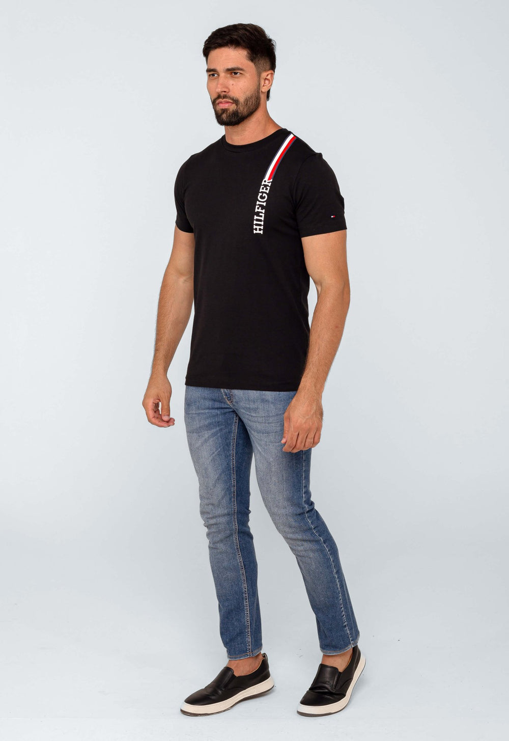 Camiseta Tommy Hilfiger Básica Logo Linear - Henri Store
