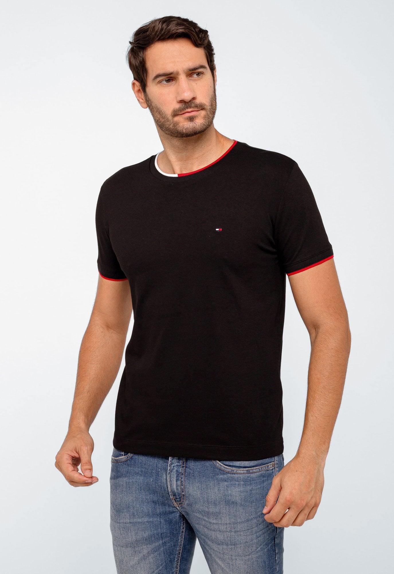 Camiseta Tommy Hilfiger Básica Logo Punho - Henri Store