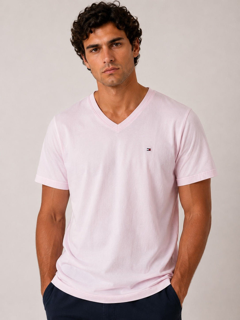 Camiseta Tommy Hilfiger Basica Rosa Gola V - Henri Store