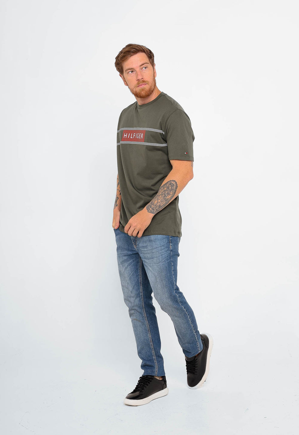 Camiseta Tommy Hilfiger Brand Love - Henri Store