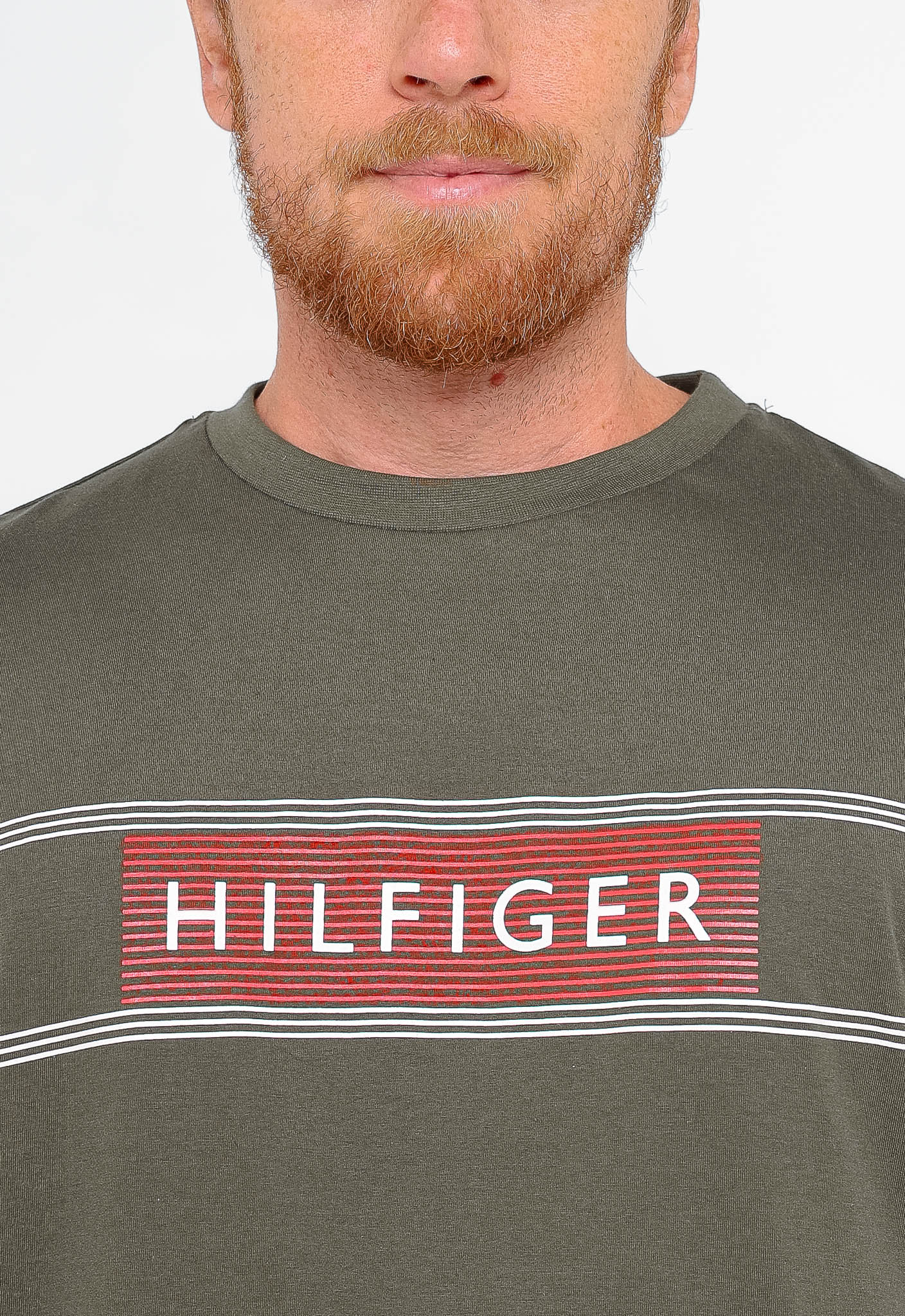 Camiseta Tommy Hilfiger Brand Love - Henri Store