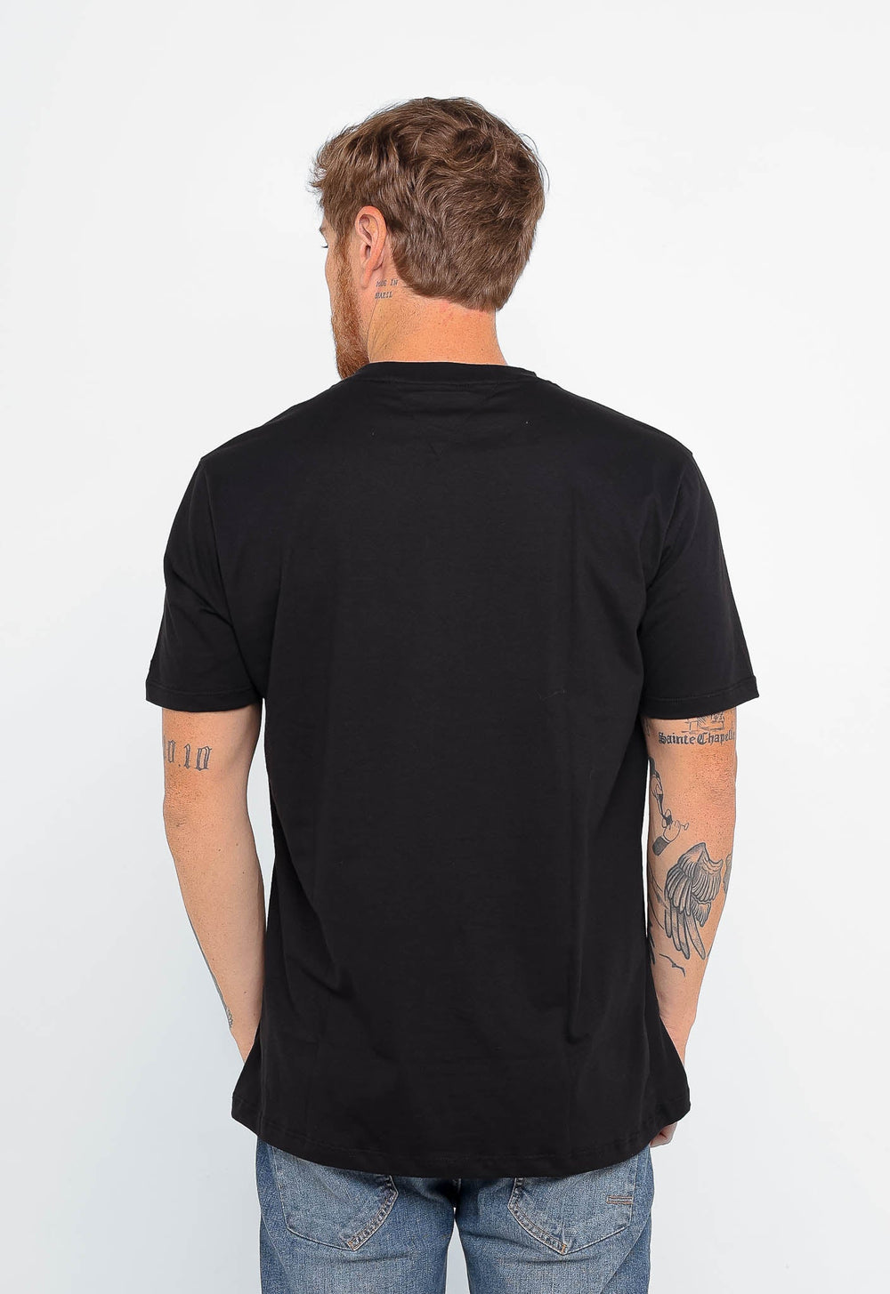 Camiseta Tommy Hilfiger Brand Love - Henri Store