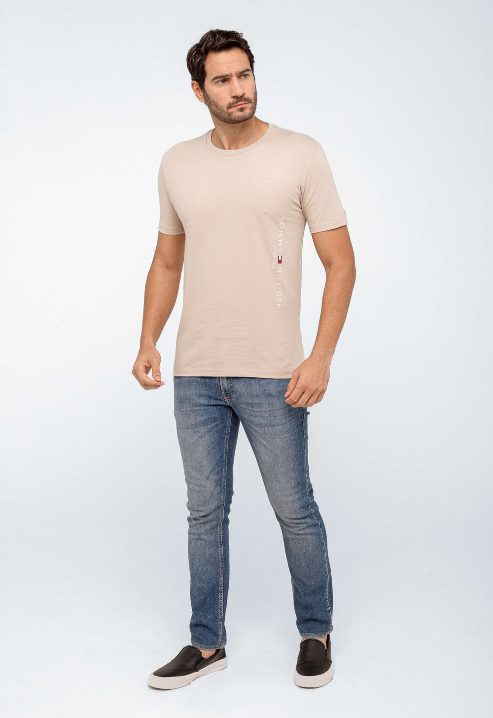 Camiseta Tommy Hilfiger Escrita Lateral - Live - Henri Store