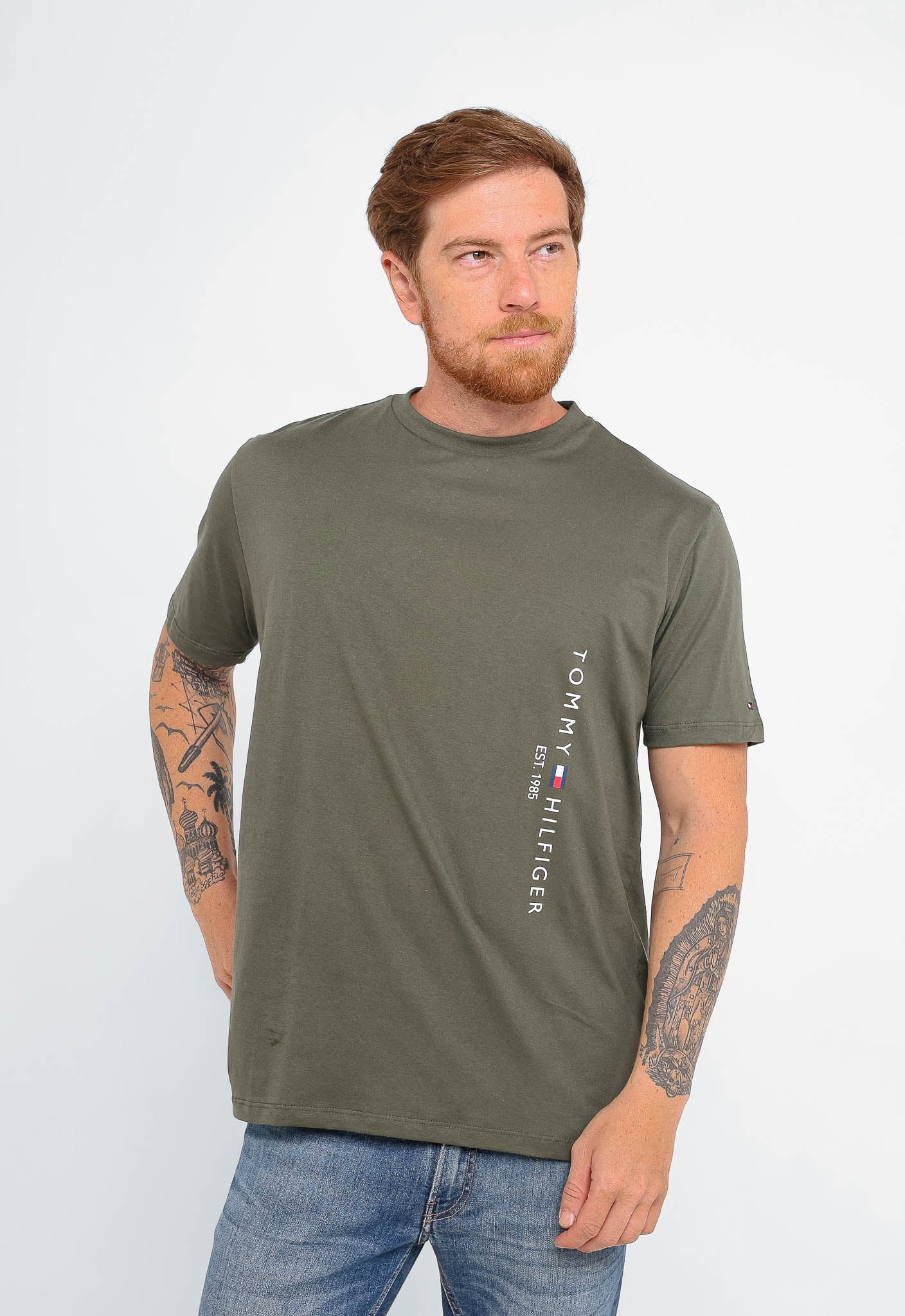 Camiseta Tommy Hilfiger Escrita Lateral - Live - Henri Store