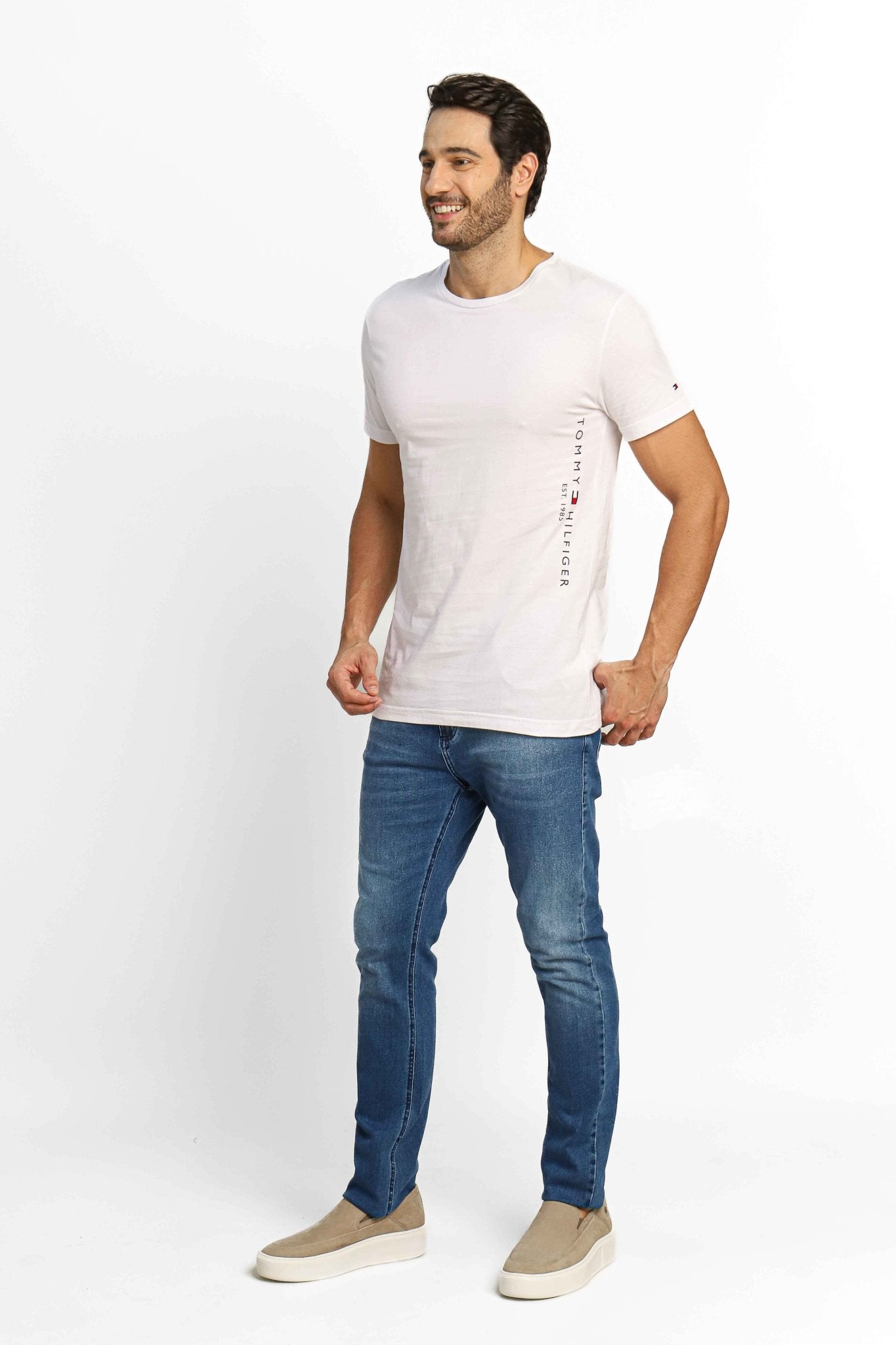 Camiseta Tommy Hilfiger Escrita Lateral - Henri Store