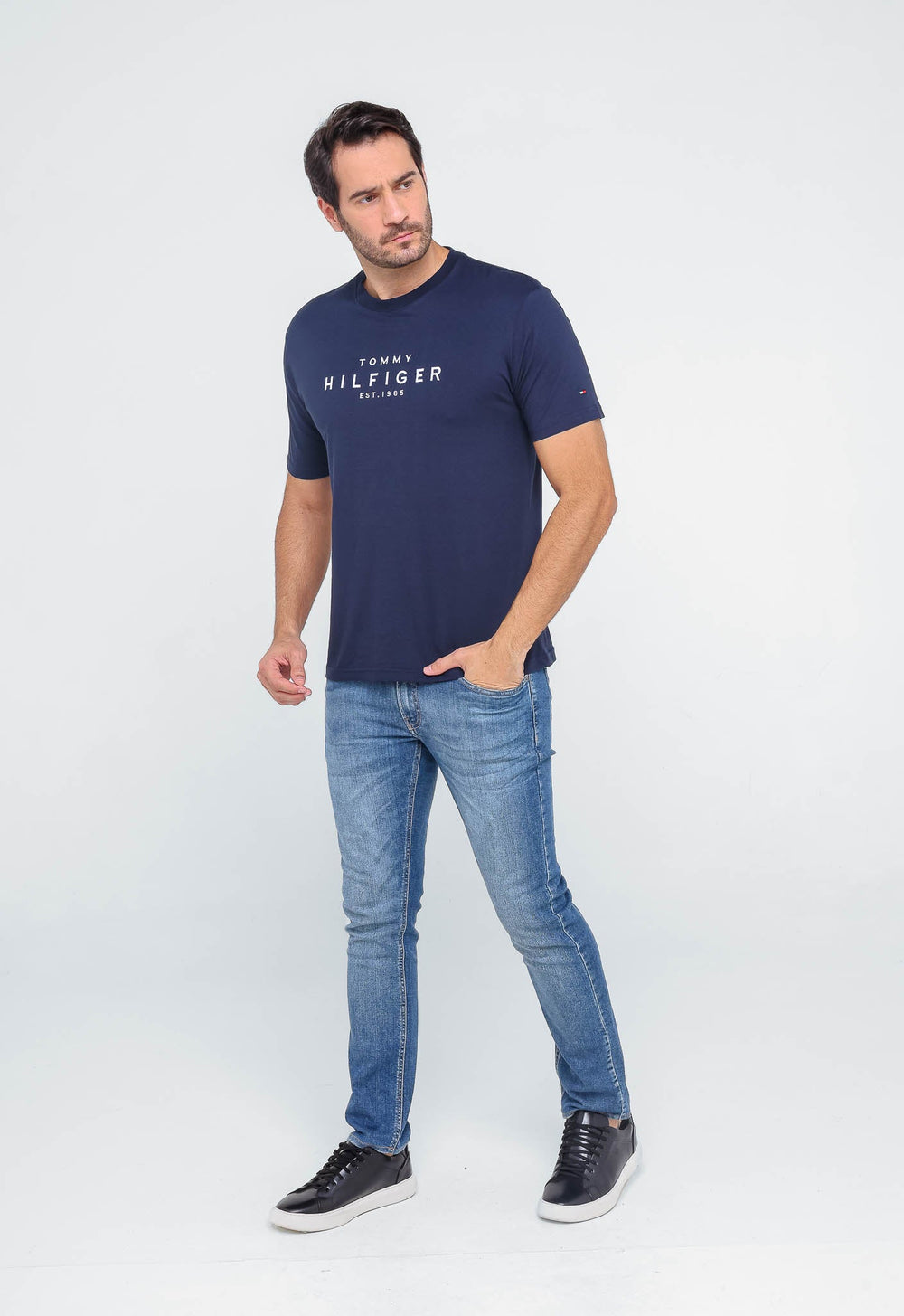 Camiseta Tommy Hilfiger Est.1985 Logo Central - Henri Store