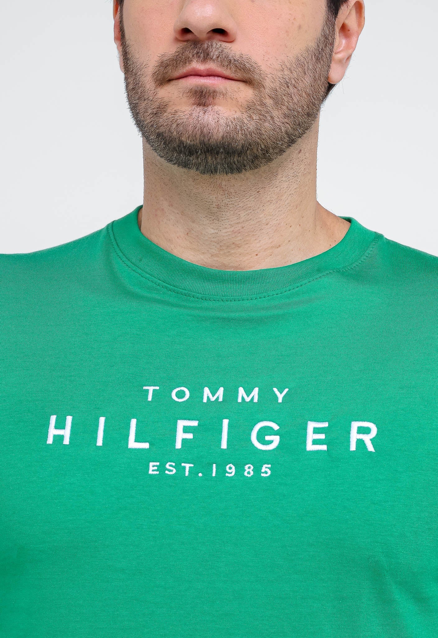 Camiseta Tommy Hilfiger Est.1985 Logo Central - Henri Store
