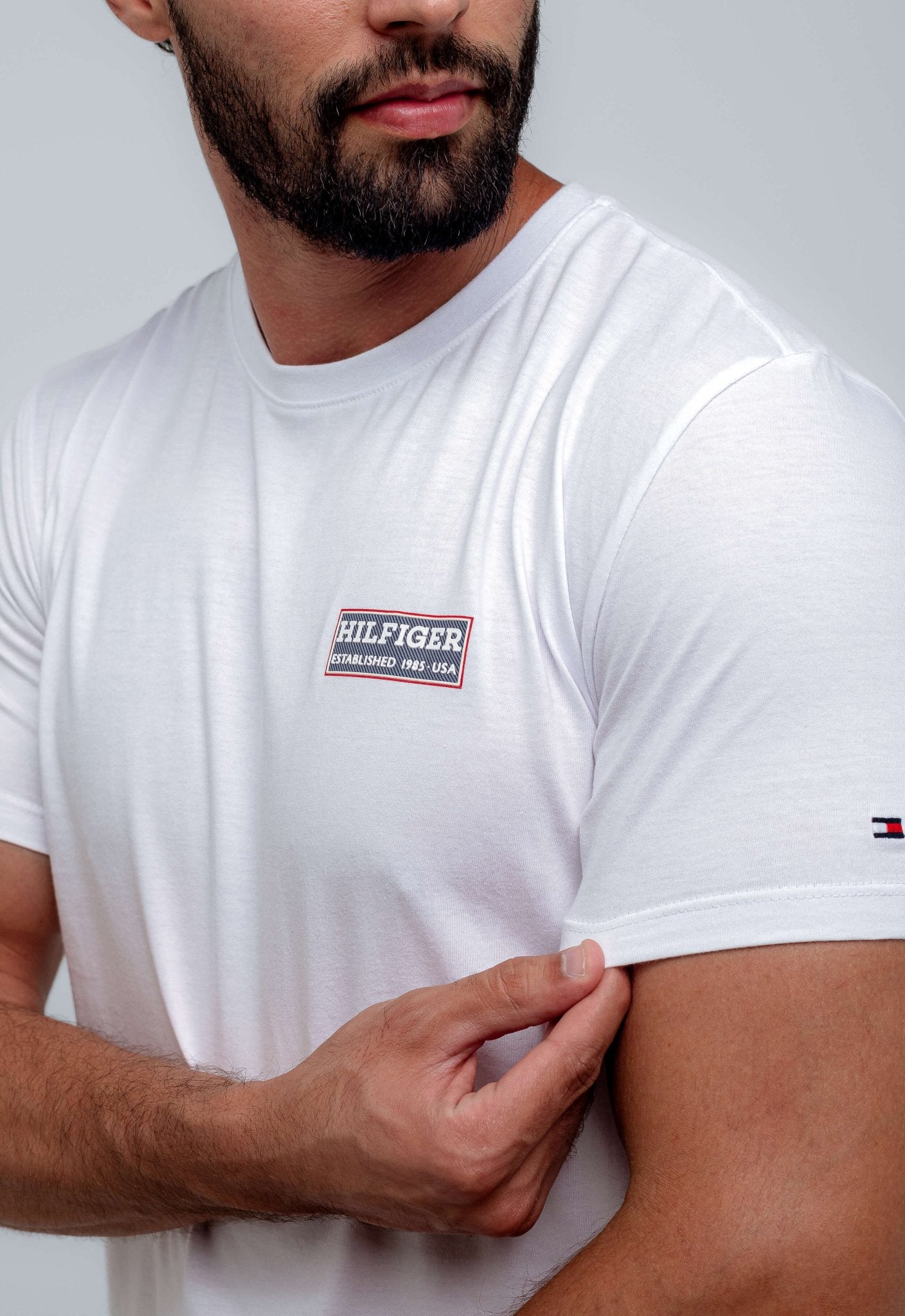 Camiseta Tommy Hilfiger Established 1985 - Henri Store