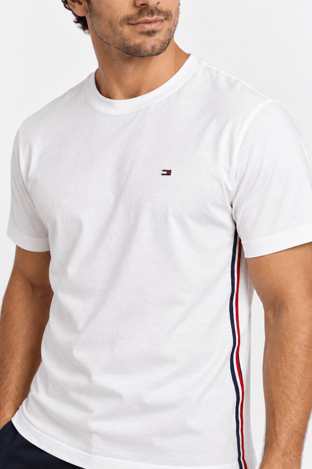 Camiseta Tommy Hilfiger Faixa Lateral Tricolor - Henri Store