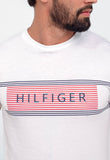 Camiseta Tommy Hilfiger Faixa Peito - Henri Store