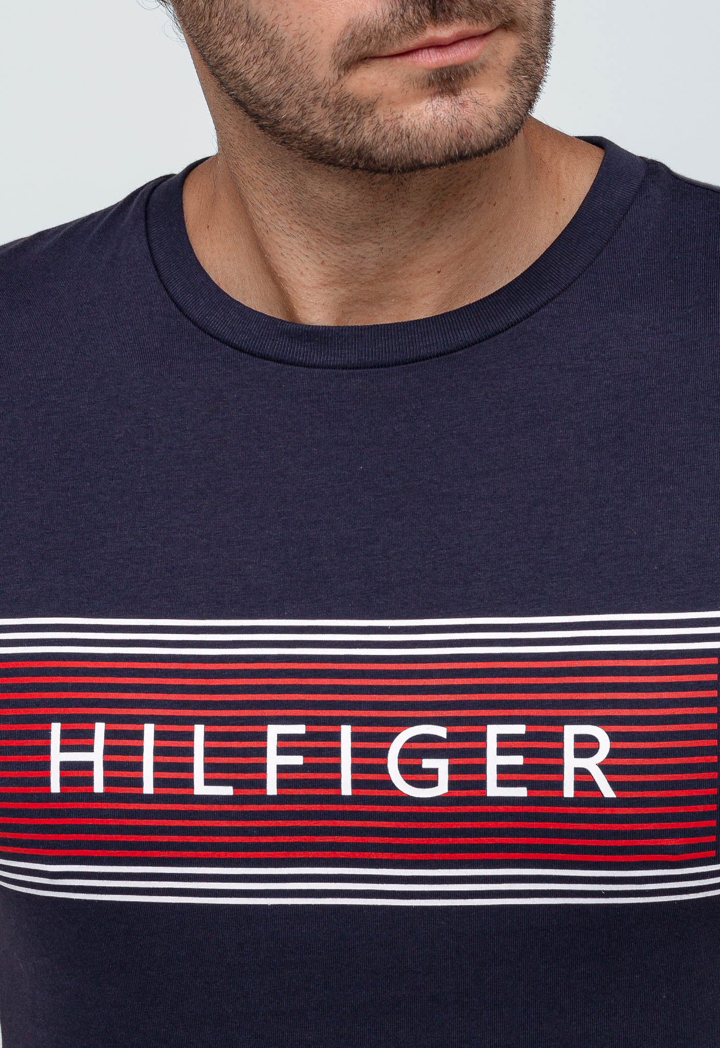 Camiseta Tommy Hilfiger Faixa Peito - Henri Store