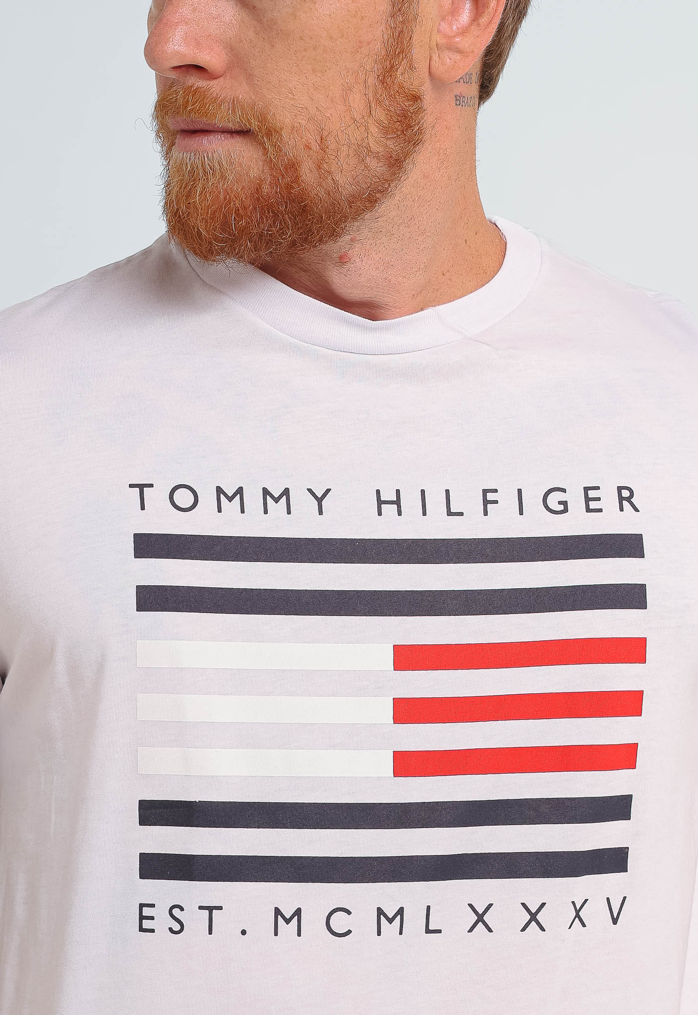 Camiseta Tommy Hilfiger Flag Stripes - Henri Store