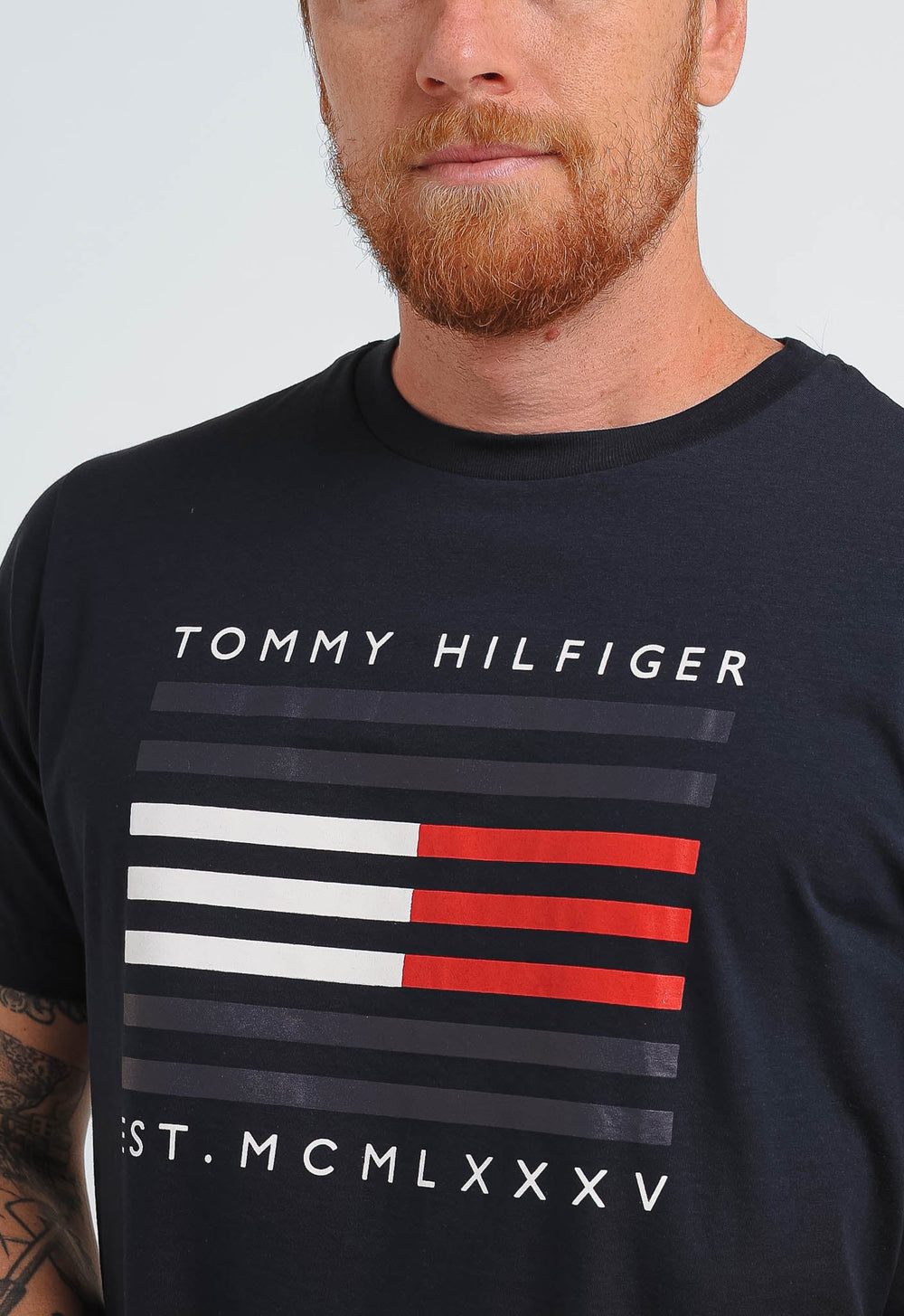 Camiseta Tommy Hilfiger Flag Stripes - Henri Store