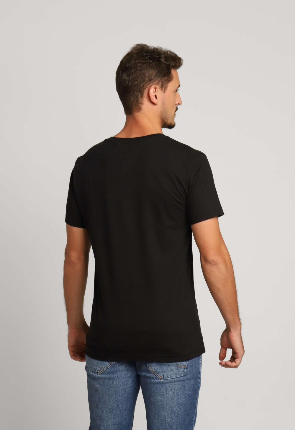 Camiseta Tommy Hilfiger Gola V Preto - Henri Store