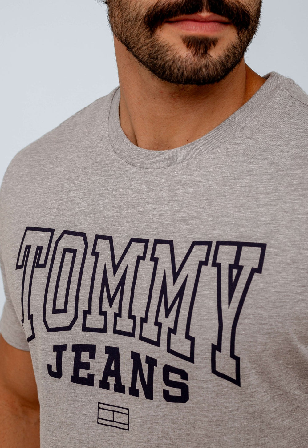 Camiseta Tommy Hilfiger Jeans Arc Entry Graphic - Henri Store