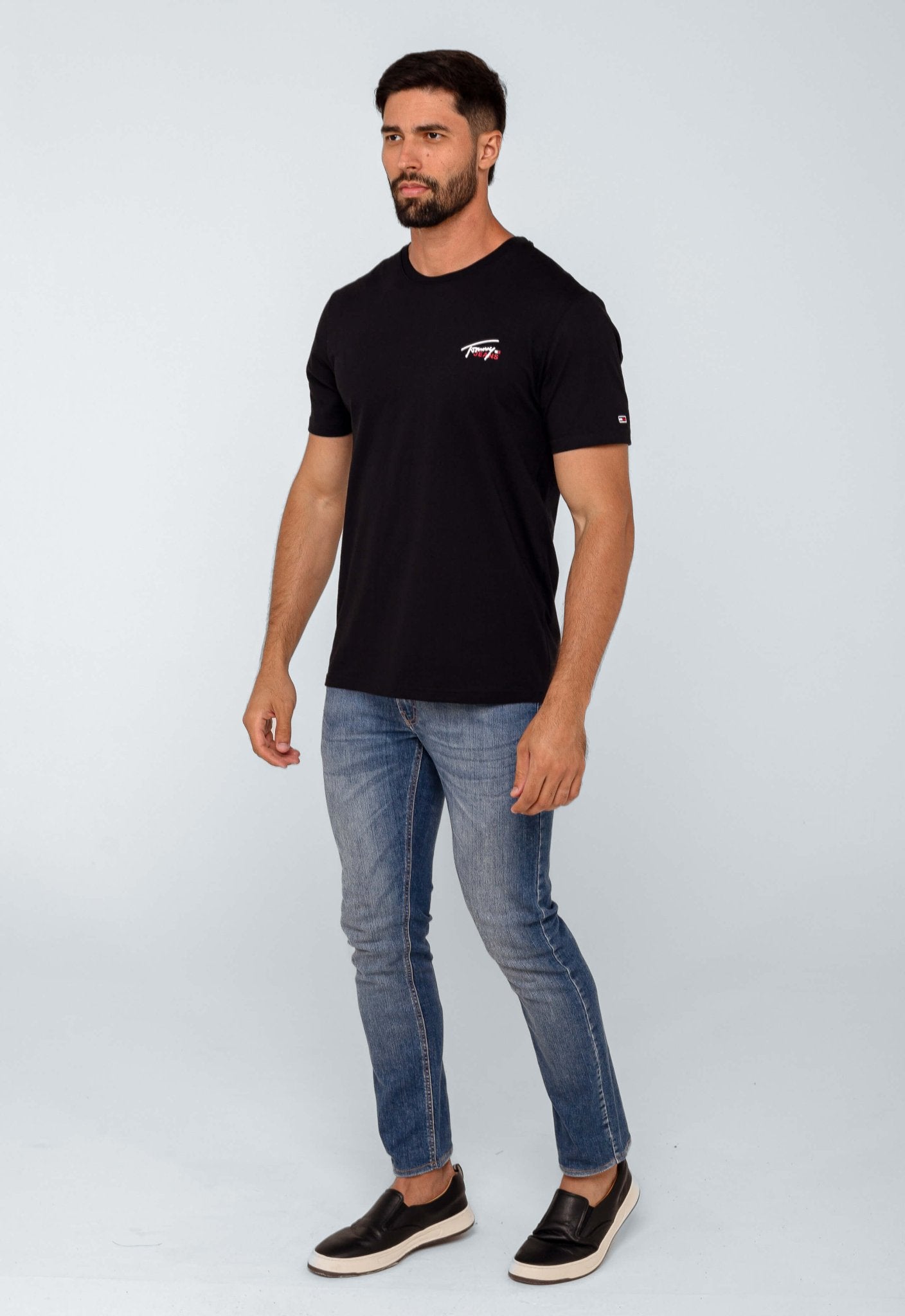 Camiseta Tommy Hilfiger Jeans Basic Logo Peito - Henri Store