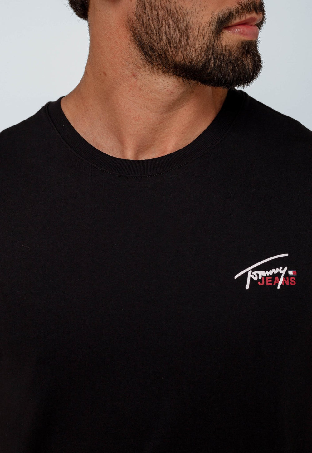Camiseta Tommy Hilfiger Jeans Basic Logo Peito - Henri Store