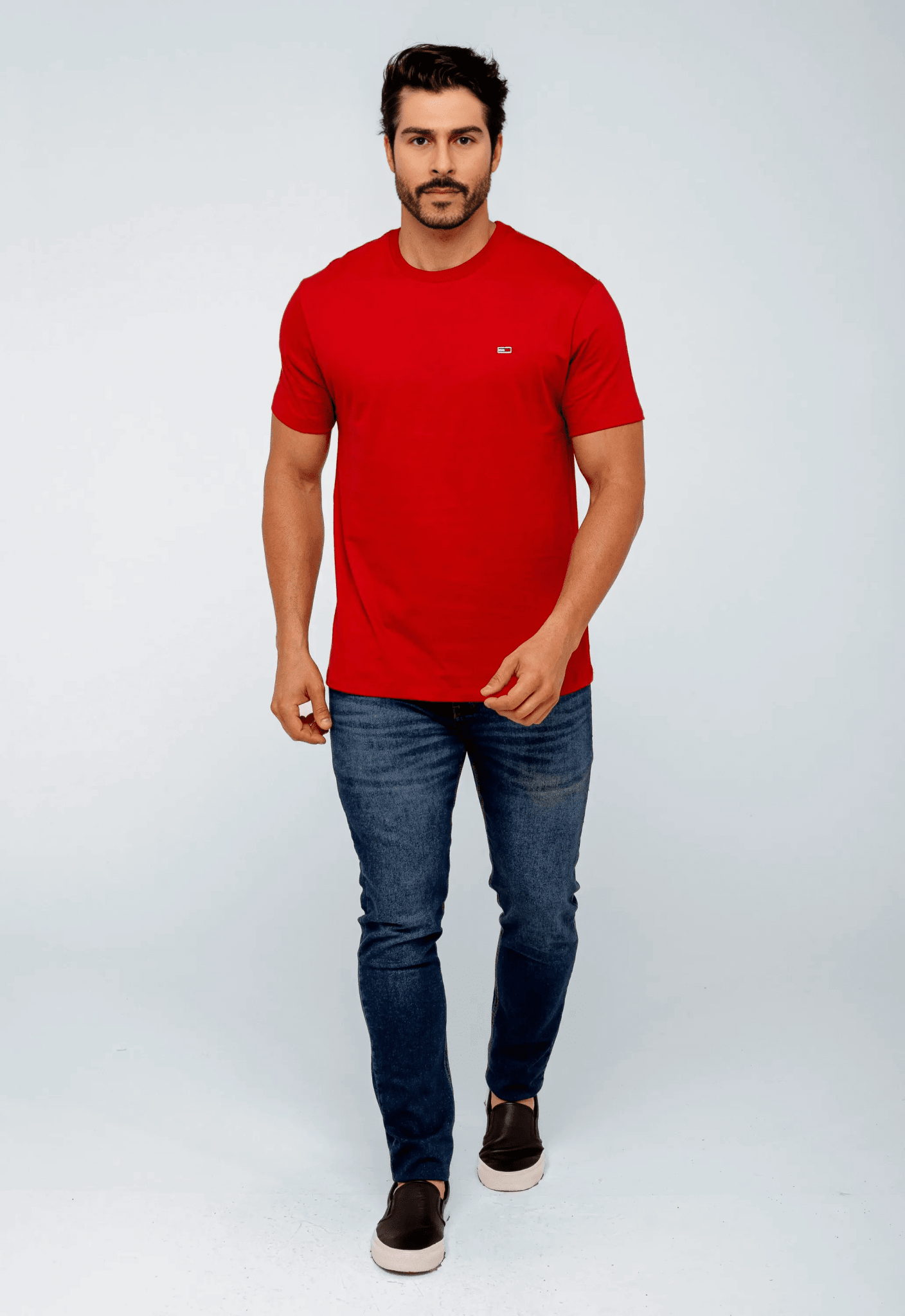 Camiseta Tommy Hilfiger Jeans Básica Logo Peito - LIVE - Henri Store