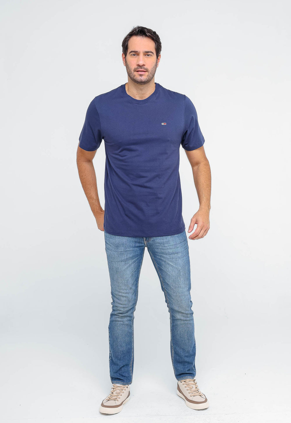 Camiseta Tommy Hilfiger Jeans Básica Logo Peito - LIVE - Henri Store