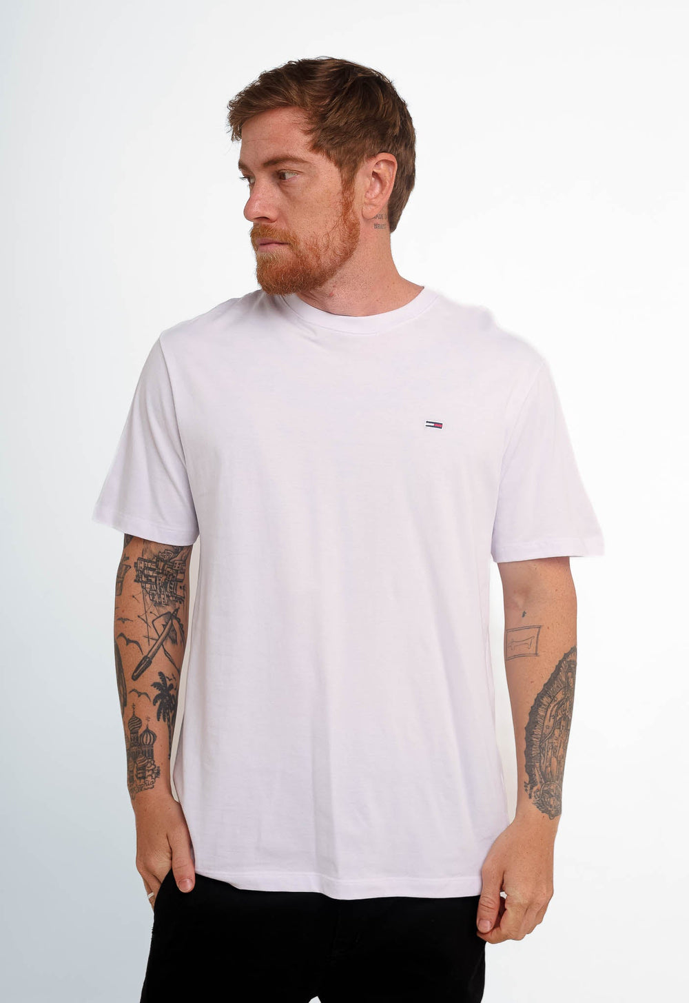 Camiseta Tommy Hilfiger Jeans Básica Logo Peito - LIVE - Henri Store