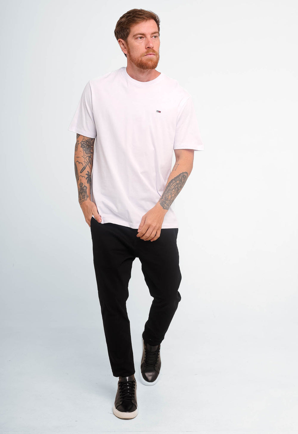 Camiseta Tommy Hilfiger Jeans Básica Logo Peito - LIVE - Henri Store