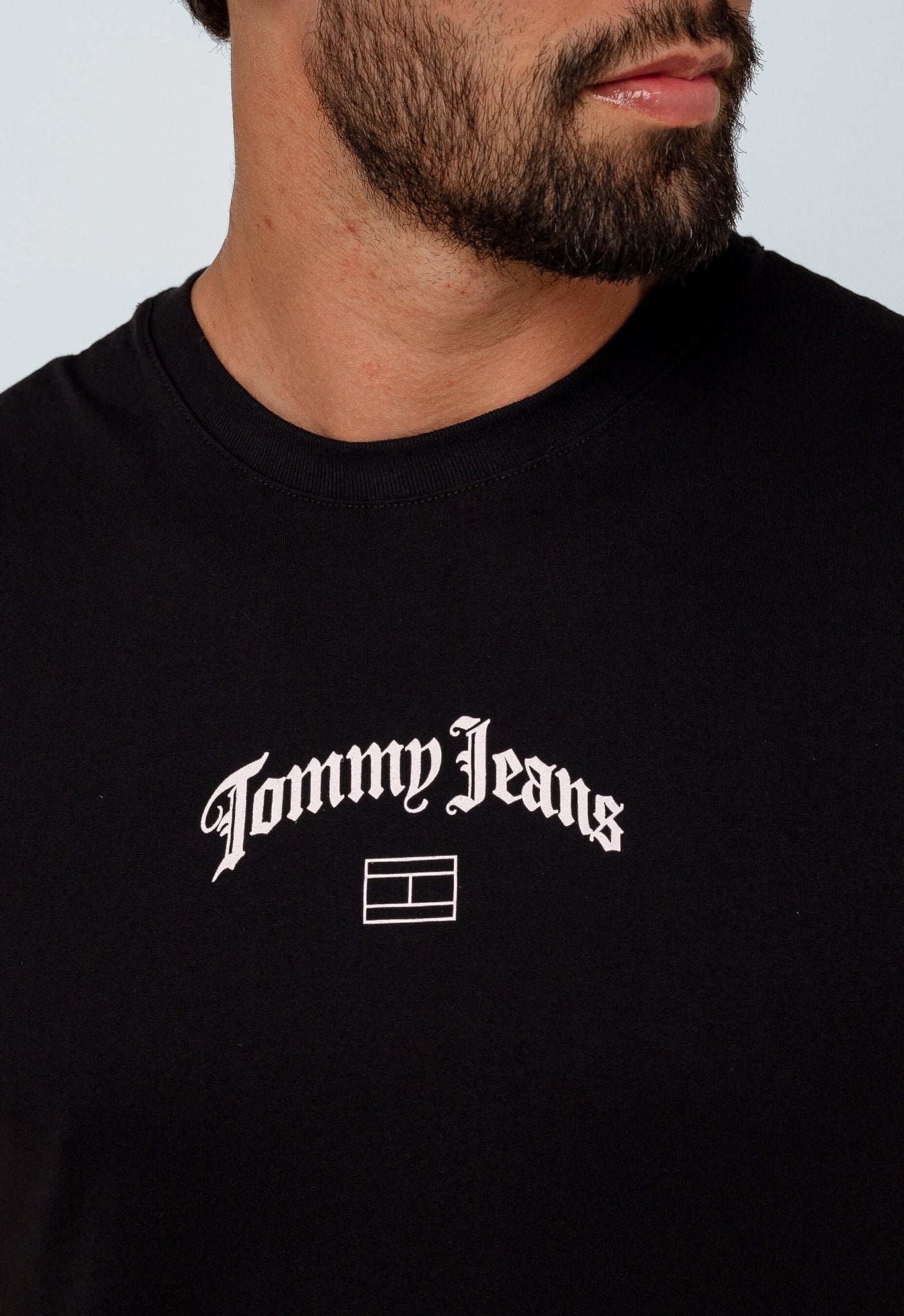 Camiseta Tommy Hilfiger Jeans Grunge Arch - Henri Store