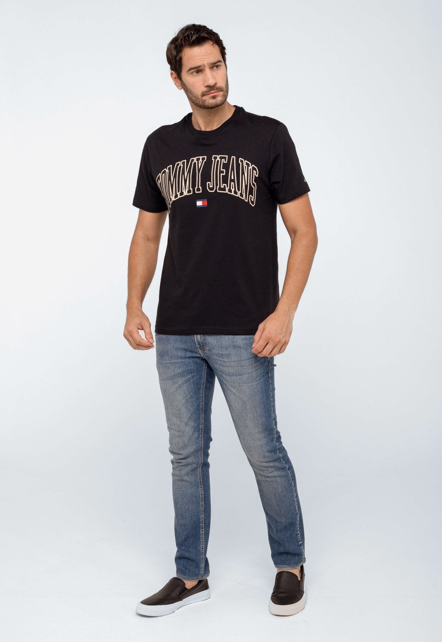 Camiseta Tommy Hilfiger Jeans Logo Centro - Henri Store