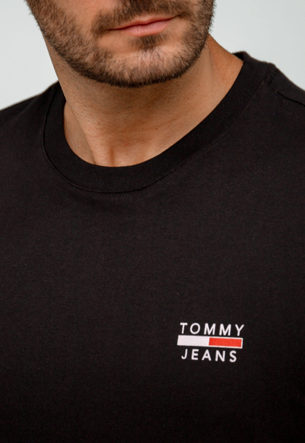 Camiseta Tommy Hilfiger Jeans Logo Peito - Henri Store