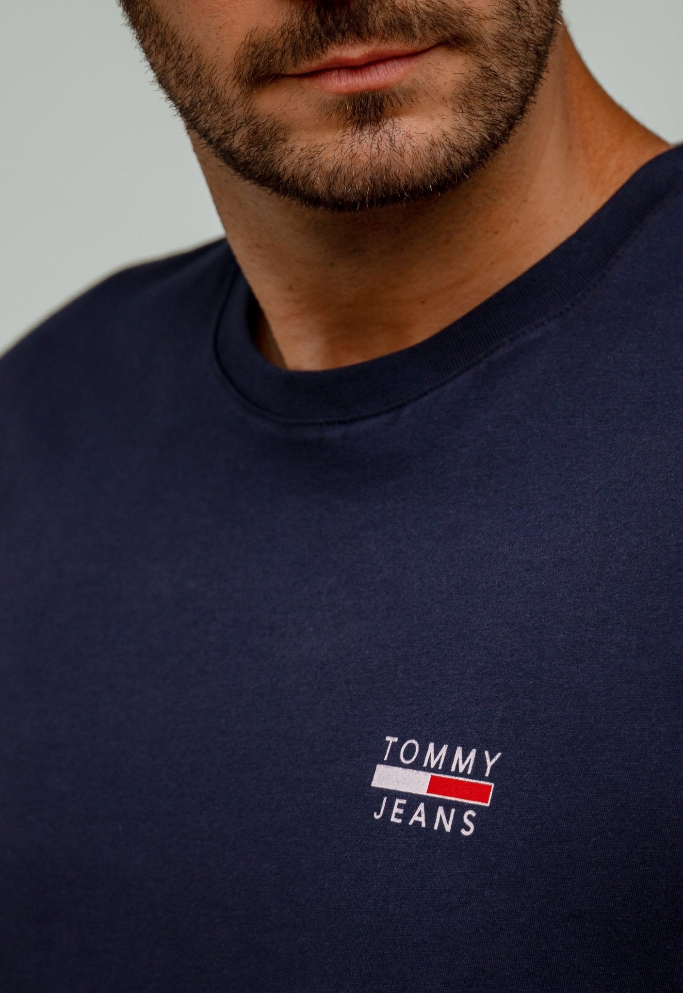 Camiseta Tommy Hilfiger Jeans Logo Peito - Henri Store
