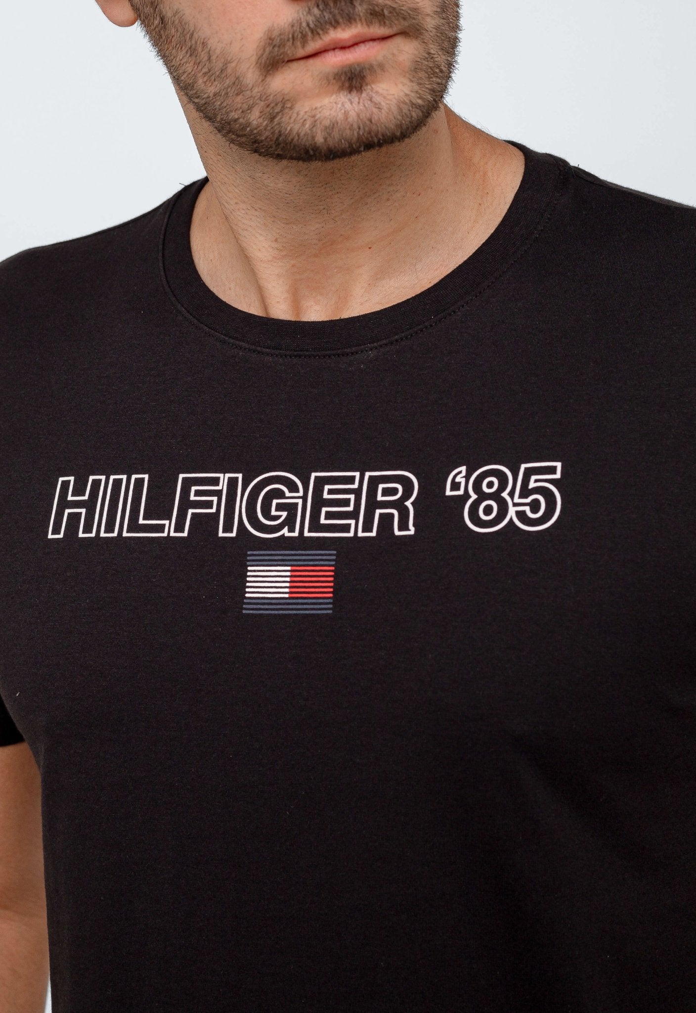 Camiseta Tommy Hilfiger Logo 85 Tee - Henri Store