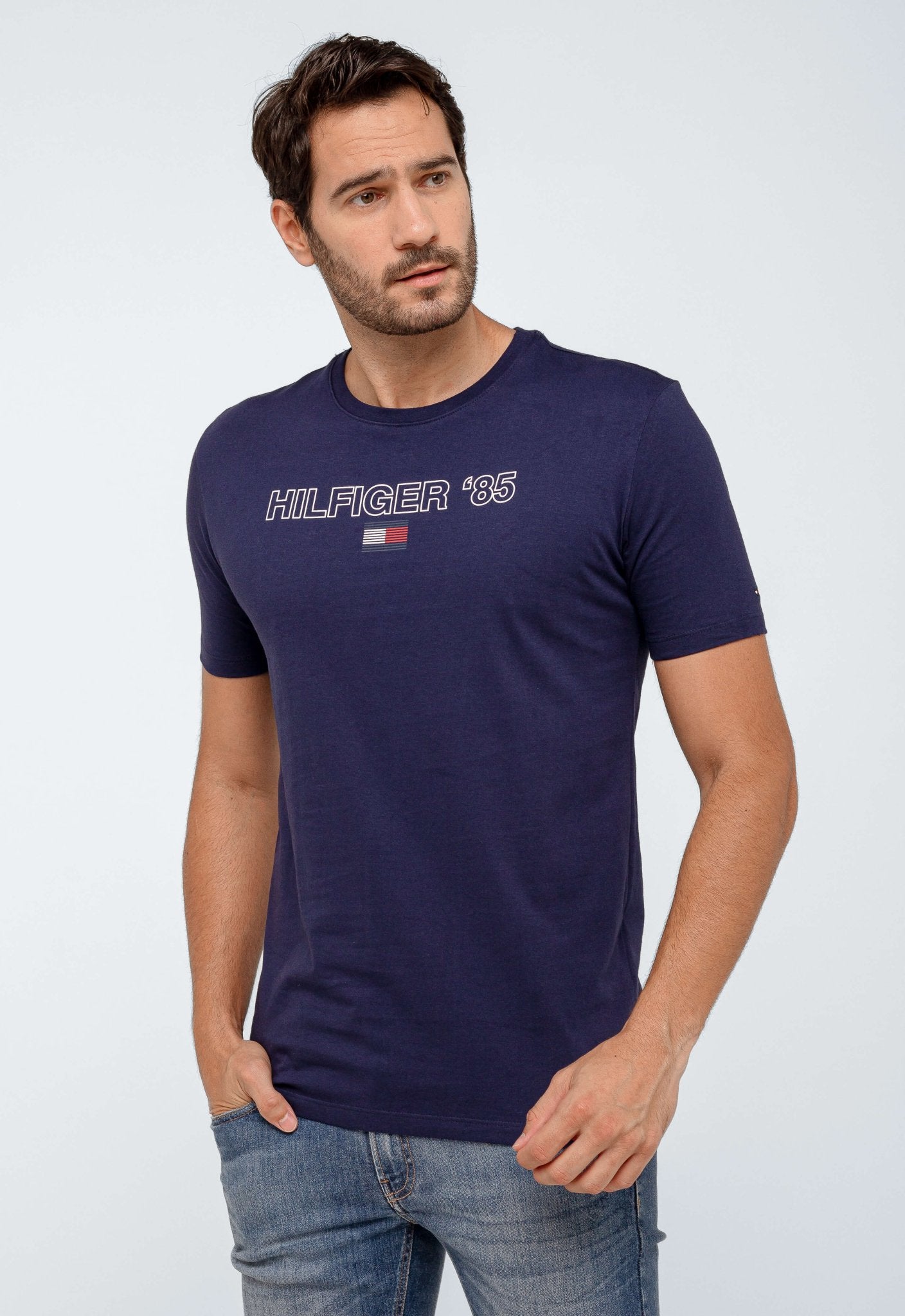 Camiseta Tommy Hilfiger Logo 85 Tee - Henri Store