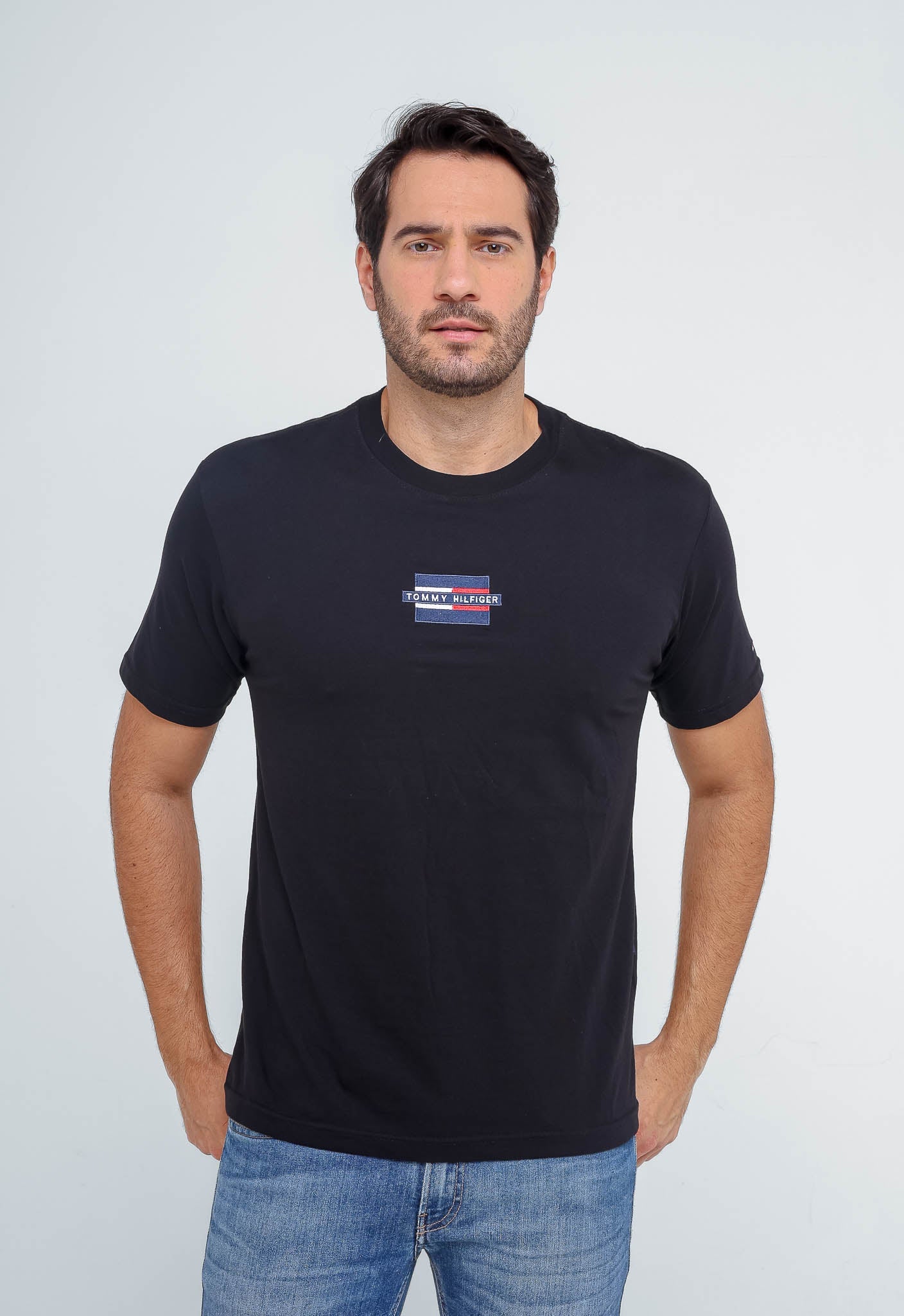 Camiseta Tommy Hilfiger Logo Central Bordado - Henri Store