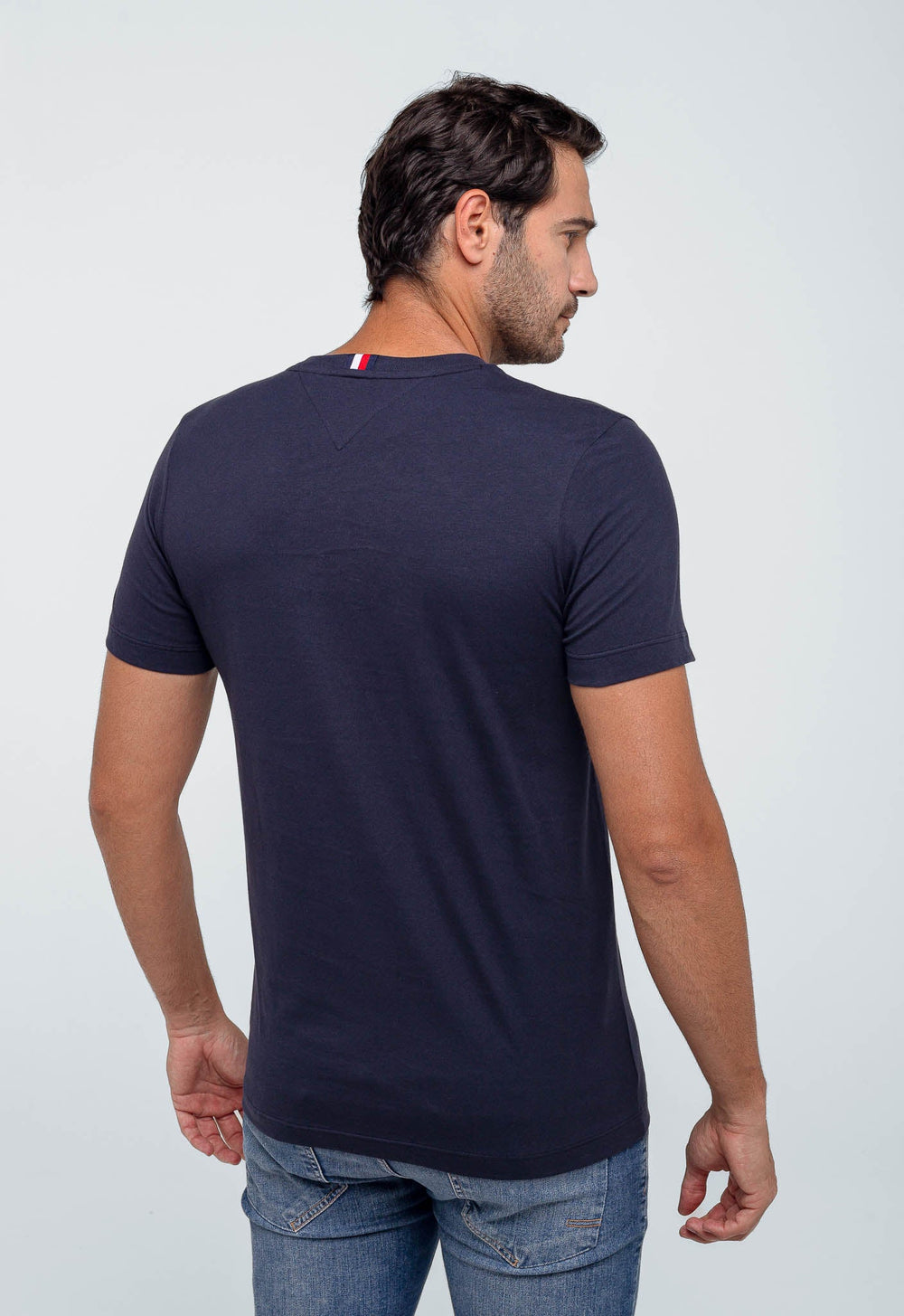 Camiseta Tommy Hilfiger Logo Central Established - Henri Store