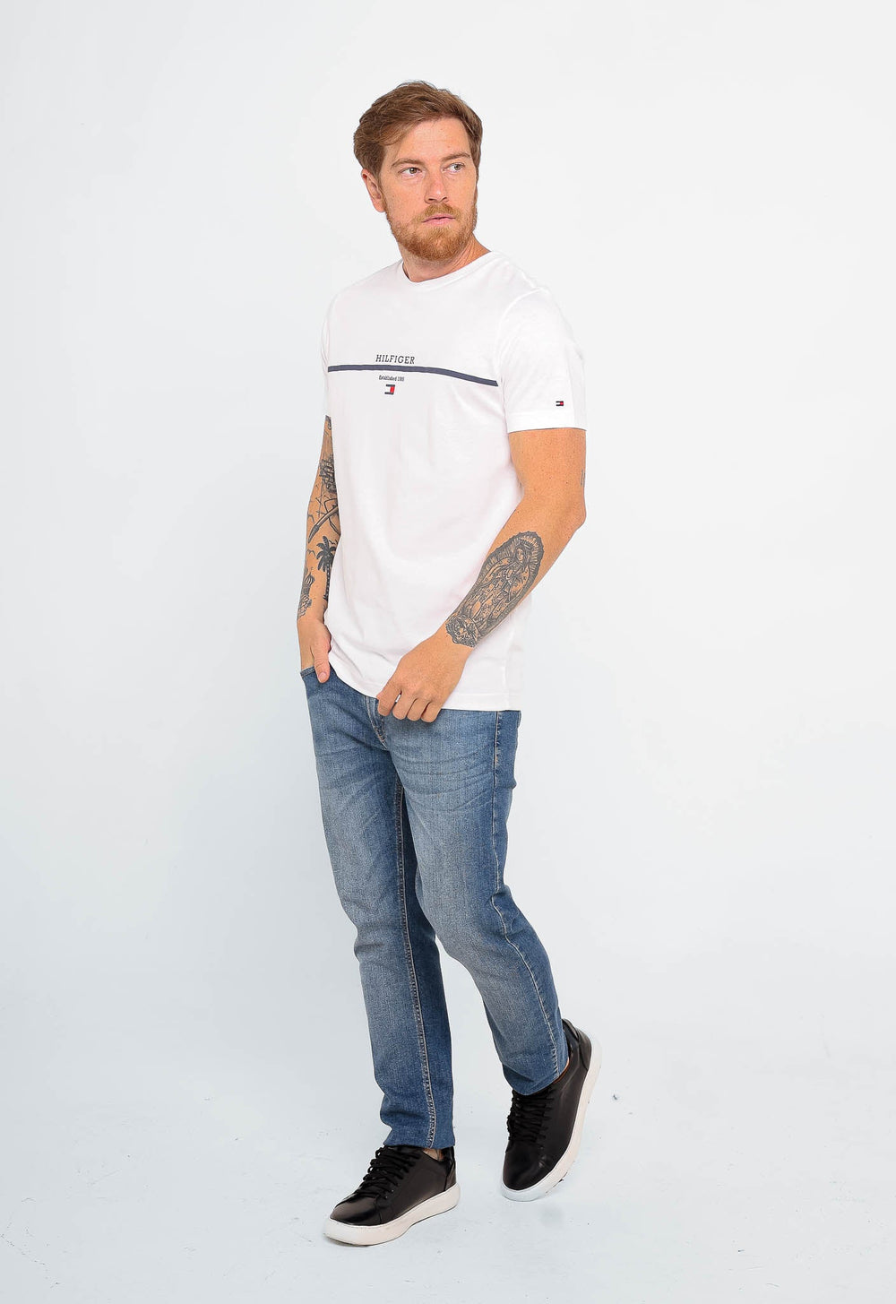 Camiseta Tommy Hilfiger Logo Central Established - Henri Store