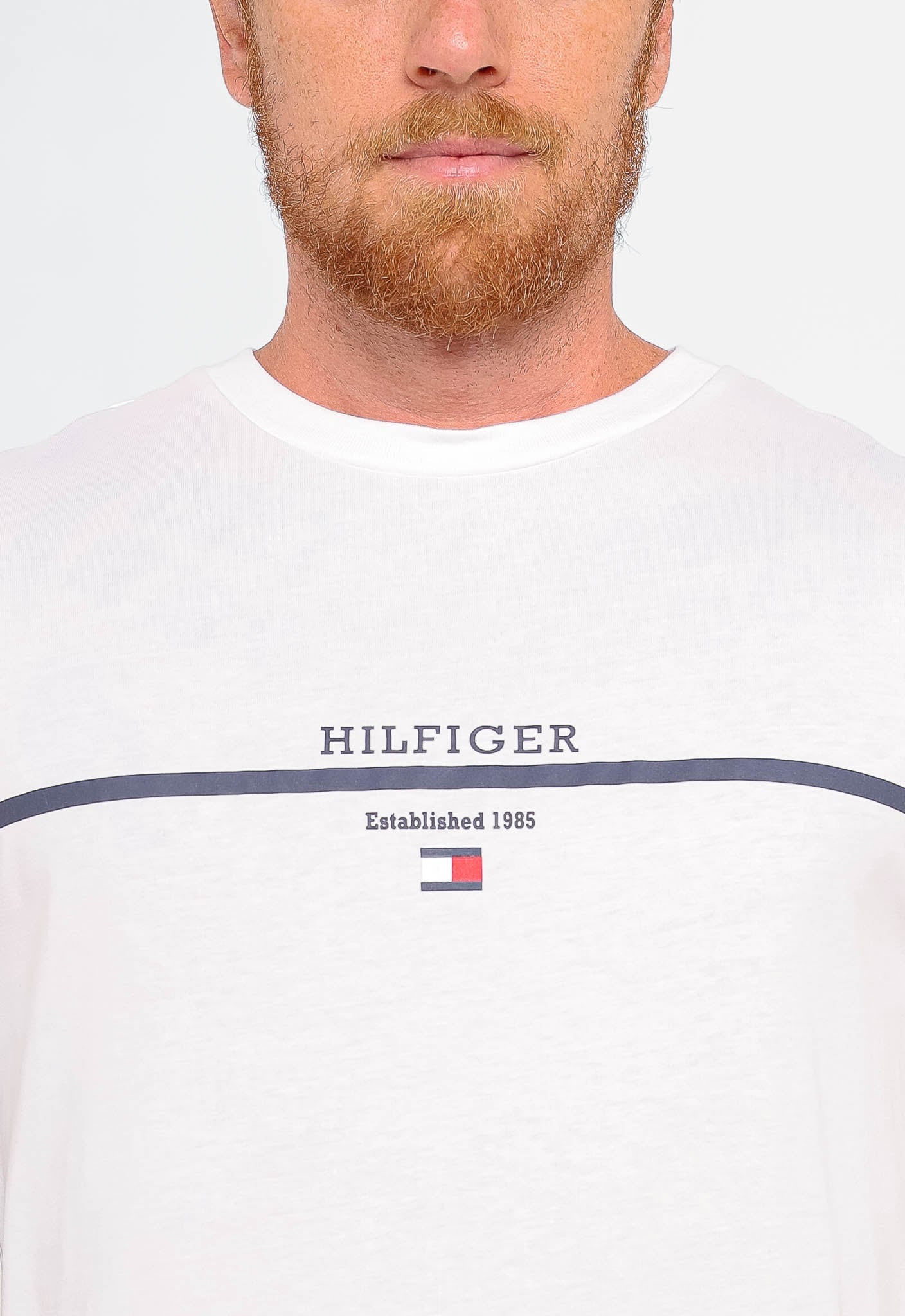 Camiseta Tommy Hilfiger Logo Central Established - Henri Store