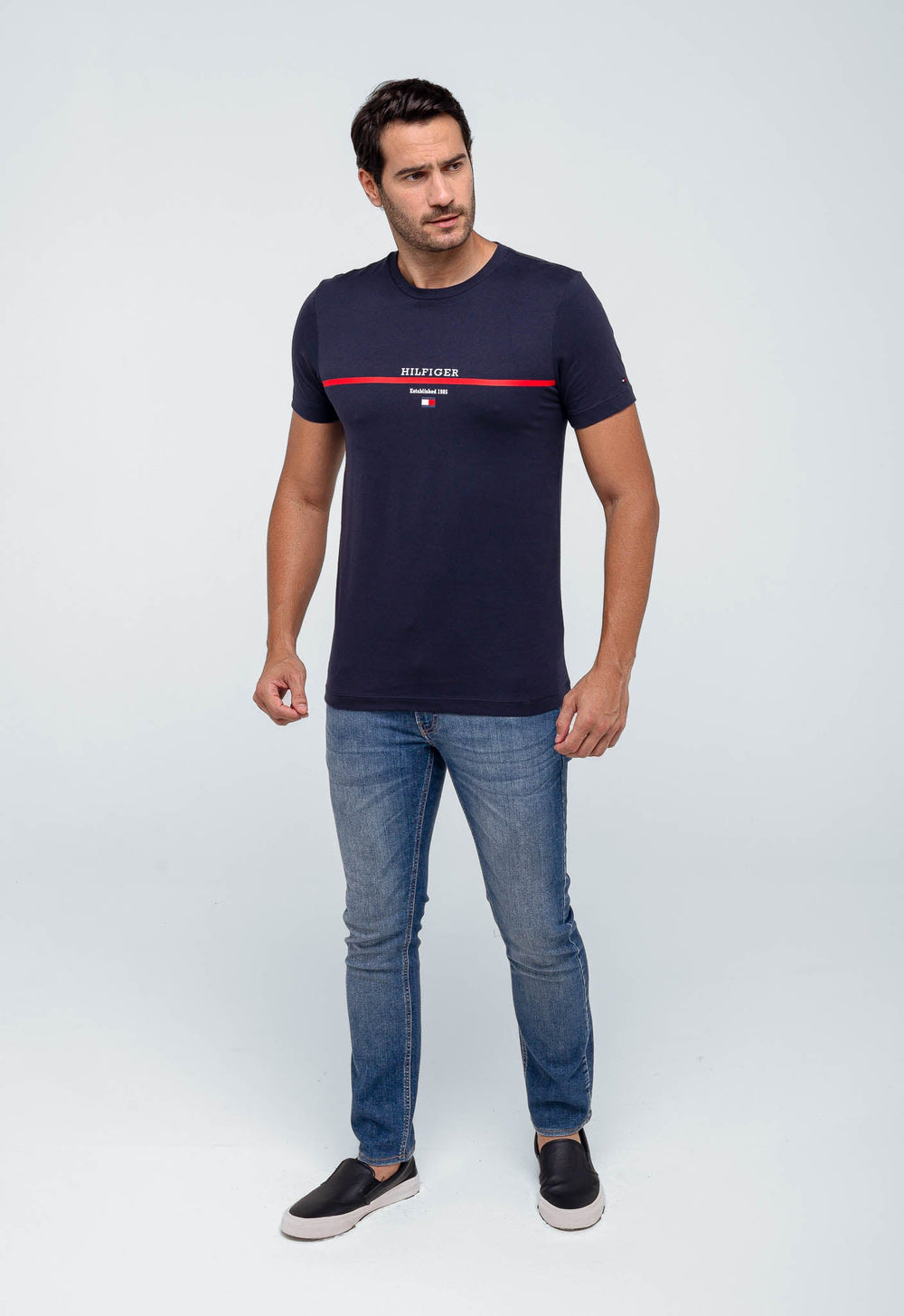 Camiseta Tommy Hilfiger Logo Central Established - Henri Store