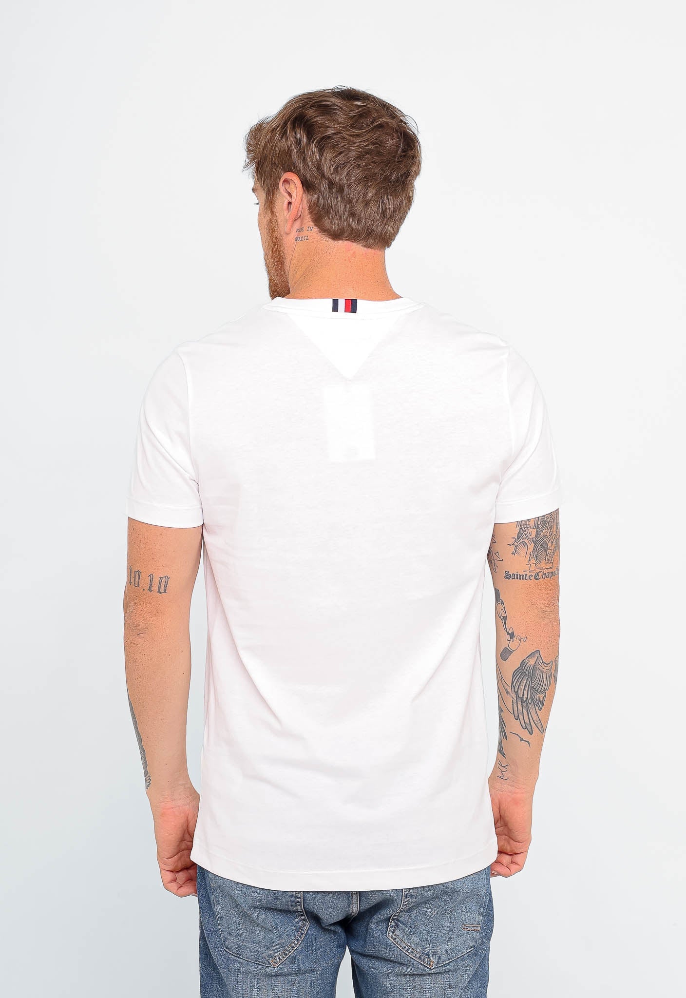 Camiseta Tommy Hilfiger Logo Central Established - Henri Store