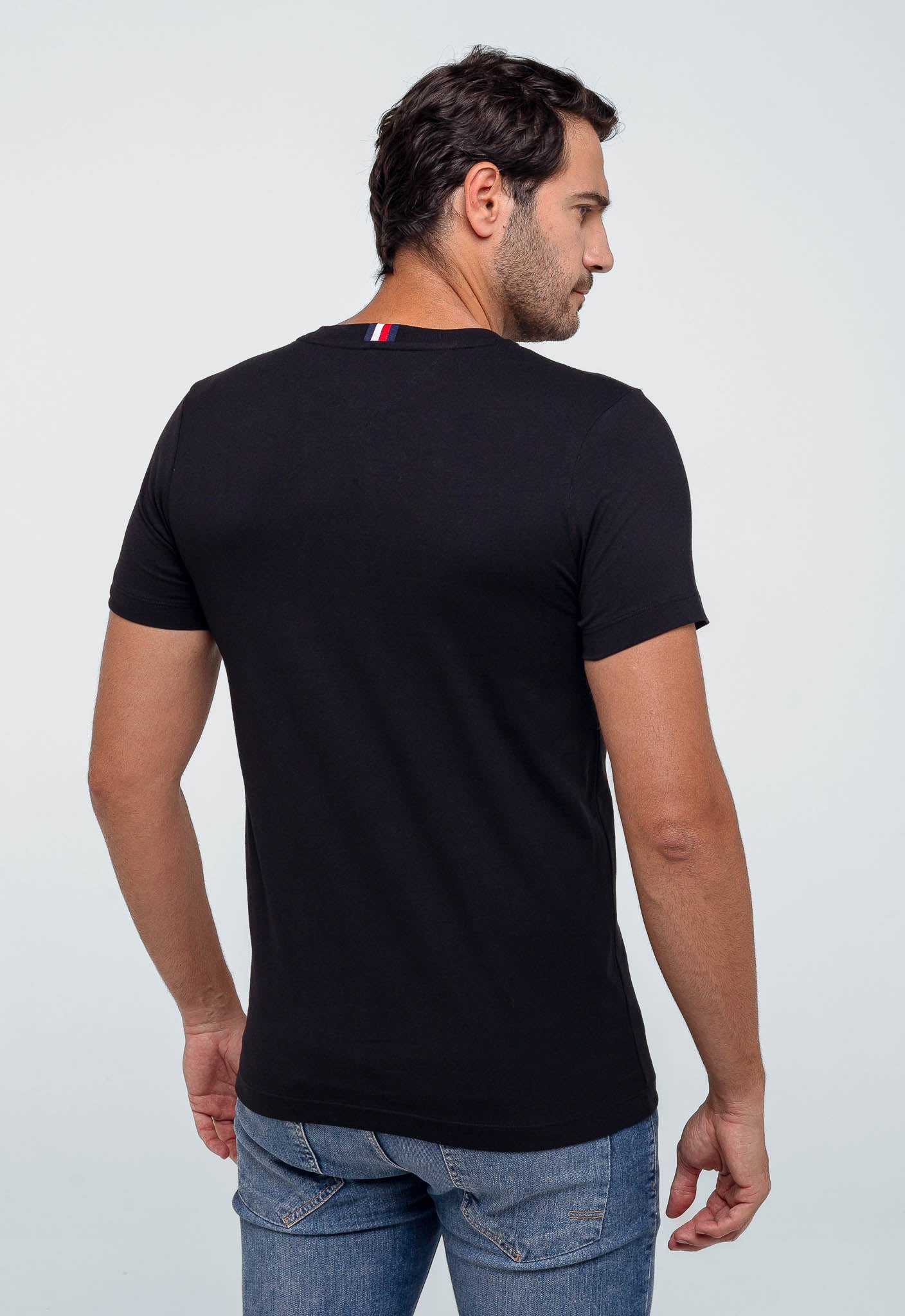 Camiseta Tommy Hilfiger Logo Central Established - Henri Store